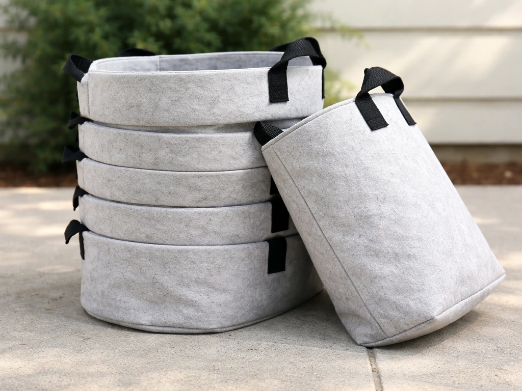 How to Clean Grow Bags: Wash, Dry, and Reuse Safely